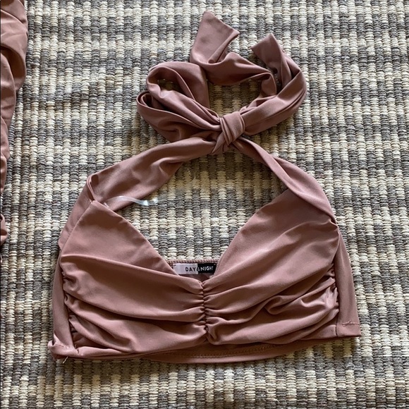 Two piece set - Picture 2 of 3